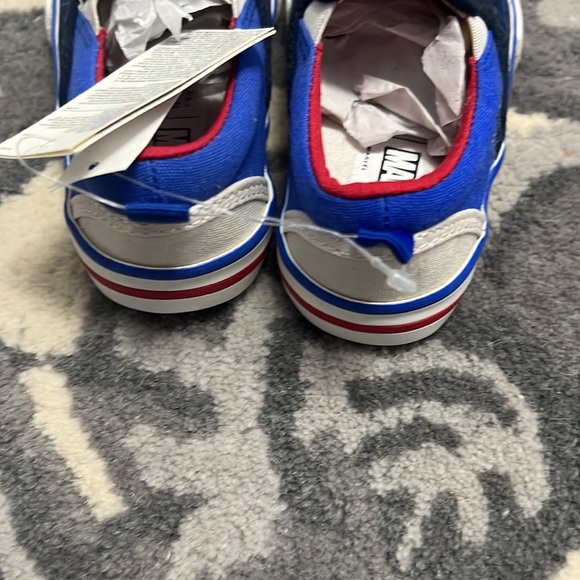 Brand new with tags Spider-Man gap slip on shoes in size 5 US - Picture 3 of 4